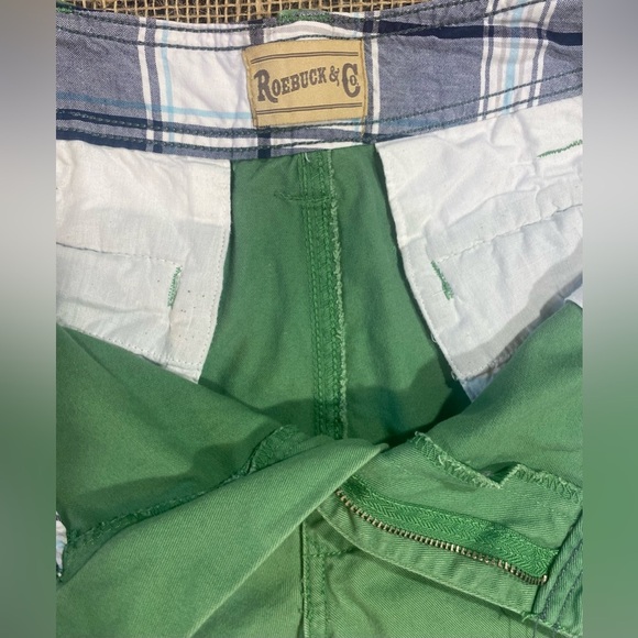 Roebuck & Co Green Denim Cargo Shorts, Size 36, 7 Pockets, Belt Loops - Picture 3 of 9
